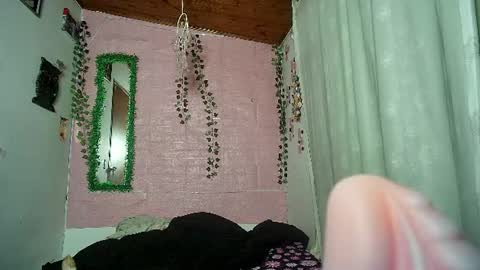sexy lolas online show from July 11, 2:22 am