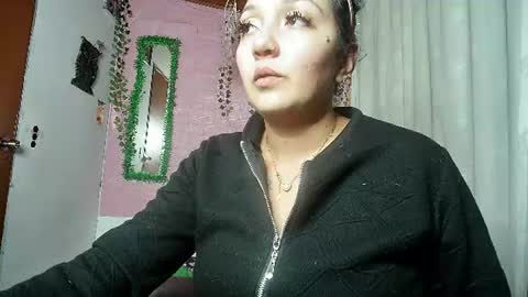 sexy lolas online show from July 12, 6:25 am