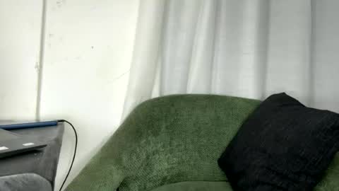 Lyn online show from June 19, 2:27 am