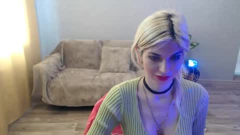 sexybeatriice online show from April 11, 7:25 am