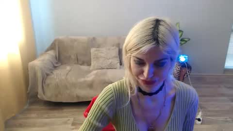 sexybeatriice online show from April 18, 6:49 am