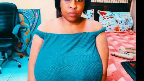 sexyebonylove89 online show from July 12, 1:34 pm
