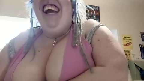 Wouldntyouliketoknow online show from December 18, 10:46 pm