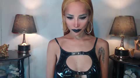 Queen Sofia online show from December 22, 5:10 am