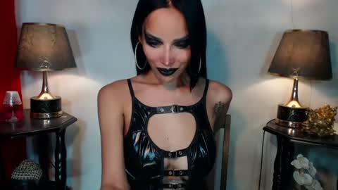 Queen Sofia online show from August 7, 8:16 pm