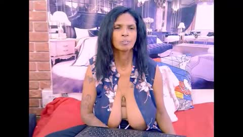 sexyva4u2luv online show from May 7, 6:55 pm