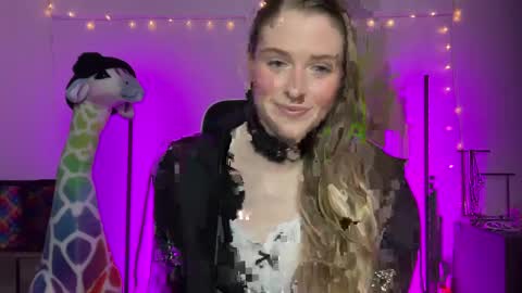 shadebabe online show from January 5, 5:20 am