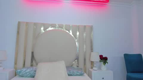 Shaina online show from January 3, 7:39 pm