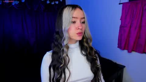 Shaira Clark online show from March 25, 1:44 am