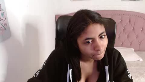 shanelle online show from October 3, 3:44 am