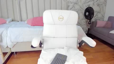 Shantal online show from October 18, 4:15 am