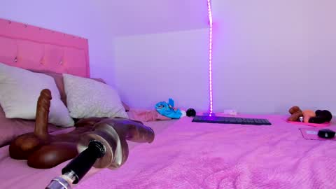 Shantall Jones online show from January 28, 3:47 am