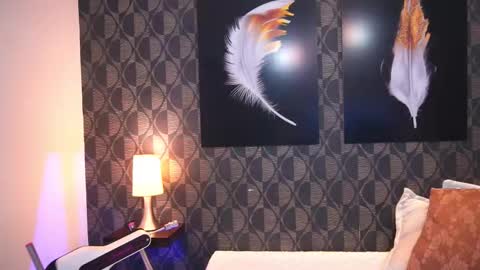 Sharom  online show from February 20, 7:04 pm