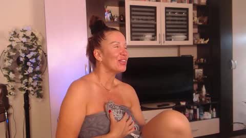 Sheila GMT 2 Tuesday Wednesday Friday Saturday Sunday- 8  5  online show from October 9, 4:38 am