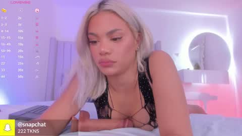 shelynna_azzul online show from September 20, 9:24 pm
