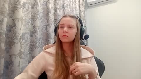 Lisa online show from November 28, 6:49 am