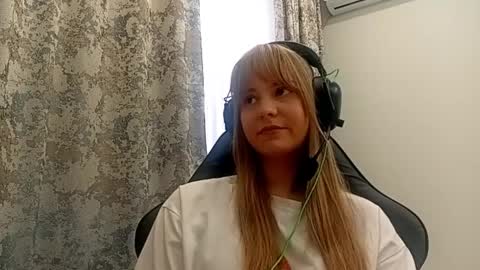 Lisa online show from November 24, 7:54 am