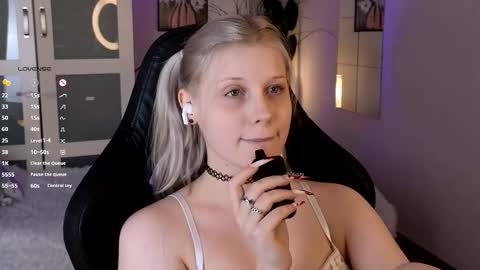 help me reach my first 25 thumbs up online show from November 28, 10:02 pm