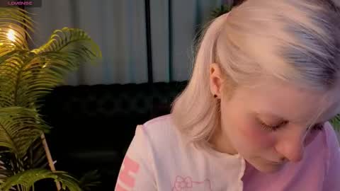 help me reach my first 25 thumbs up online show from November 14, 9:26 pm