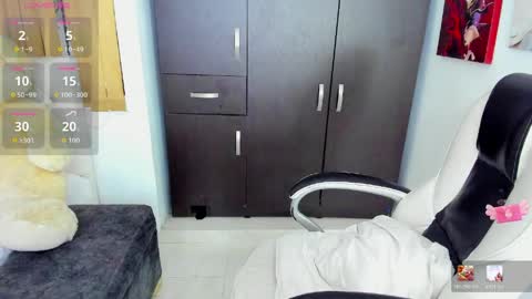 Nahomy online show from April 1, 9:12 pm