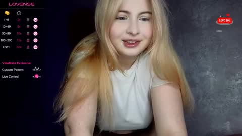 Molly online show from October 14, 11:18 pm