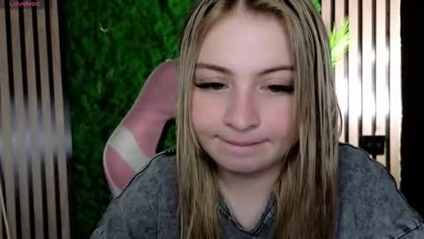 Molly online show from October 29, 10:56 pm