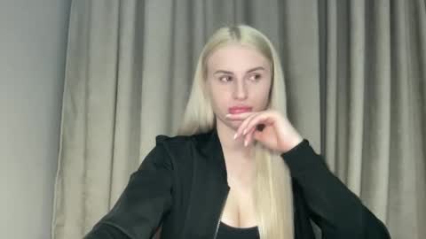 Shy Fox online show from April 1, 5:43 pm