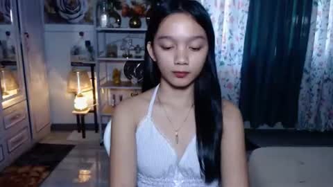 lyn online show from May 26, 7:40 am
