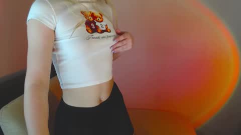 Lea online show from December 16, 2:23 pm