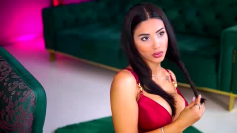 Sienna online show from October 10, 10:09 am