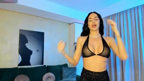 Sienna online show from October 15, 7:05 pm