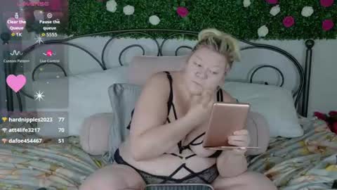 Sienna Luxx online show from July 20, 4:52 pm