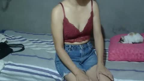 mia online show from May 8, 12:25 am