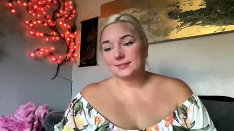 singlesexymom online show from October 21, 7:51 pm