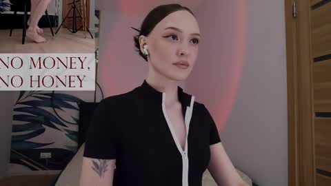 Goddess Sirena online show from April 23, 9:50 pm