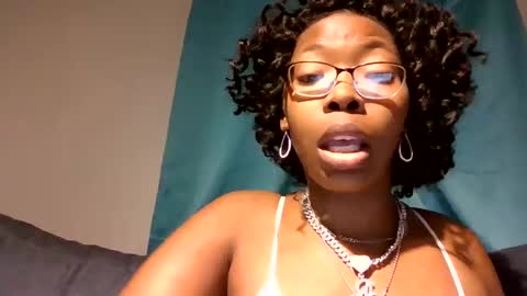 Sista souljagirl online show from January 5, 8:42 pm