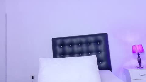 skinny_hottie18 online show from March 27, 3:46 pm