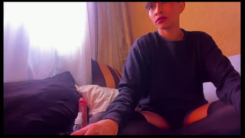 skinnybody_ online show from April 10, 5:30 pm