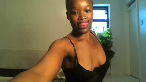 sleekchique254 online show from January 11, 7:02 am