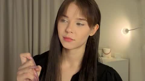 Lily online show from November 13, 1:54 pm