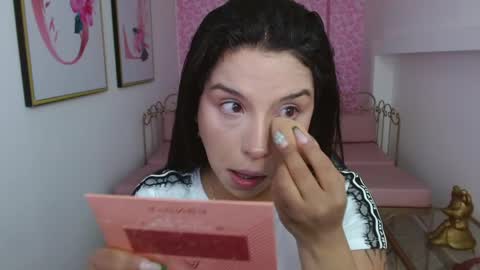 Mariana Torres online show from May 30, 1:20 pm