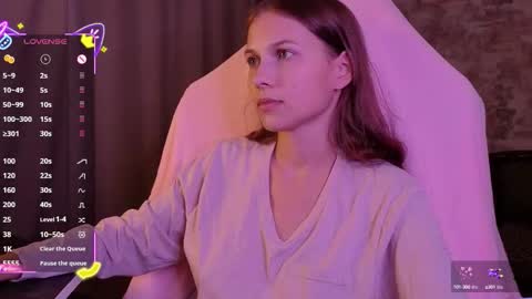 Emma online show from October 3, 5:40 pm