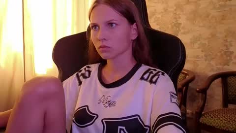 Emma online show from September 19, 2:49 pm