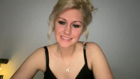 smexxii93 online show from February 13, 3:52 am