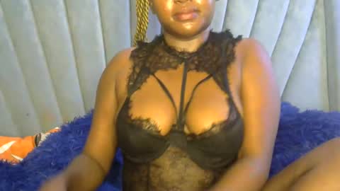 smiley_berry online show from November 18, 3:40 am