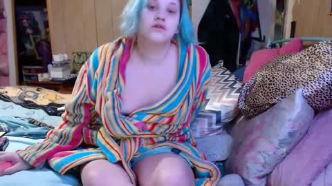 DIAN dee-ann online show from March 3, 9:16 am