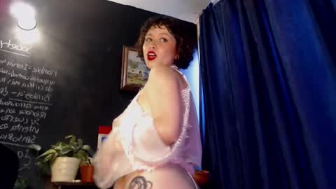 Arwen online show from December 4, 8:20 pm