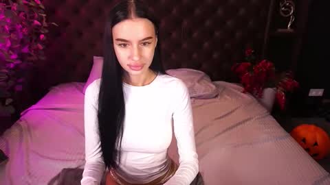 snow_whiteeex online show from November 4, 7:35 am