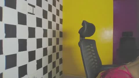 snowfox254 online show from April 29, 7:30 pm