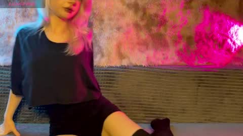 snowy_alice online show from April 26, 4:05 pm